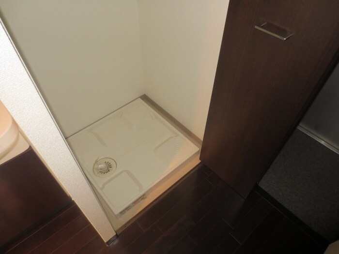 物件内観写真12　(洗濯機置場)