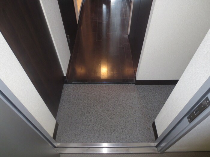 物件内観写真14　(玄関)