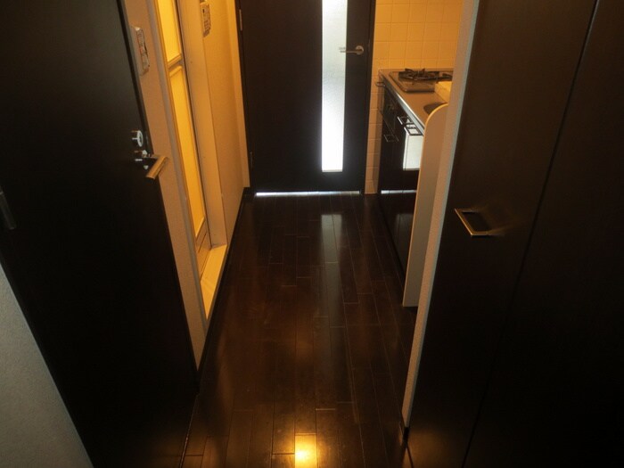 物件内観写真16　(廊下)