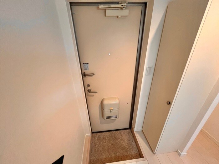 物件内観写真19　(玄関)