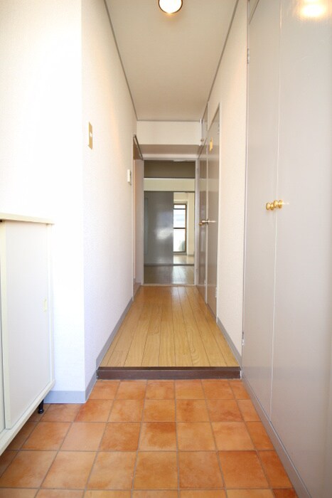 物件内観写真15　(玄関)