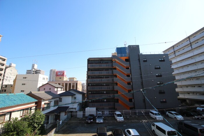 物件内観写真16　(室内からの展望)