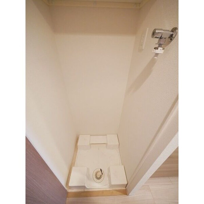 物件内観写真13　(洗濯機置場)