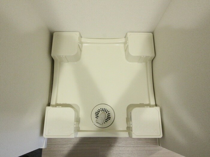 物件内観写真14　(洗濯機置場)