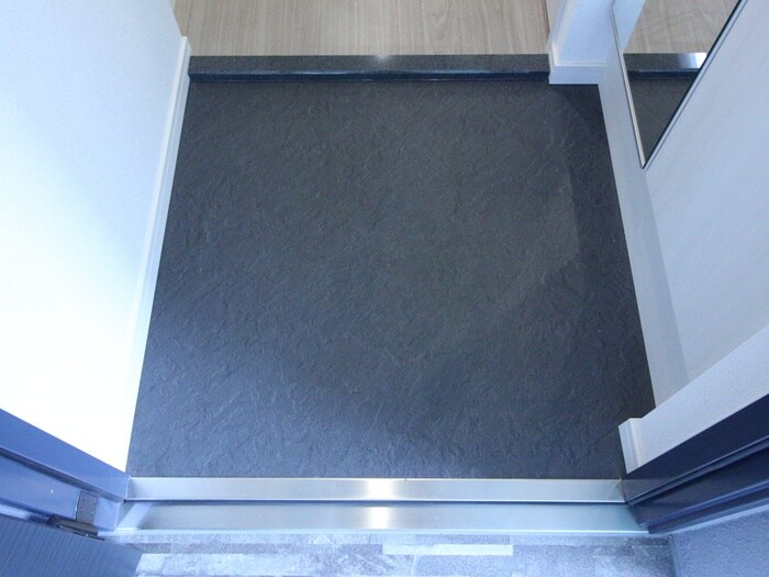 物件内観写真15　(玄関)