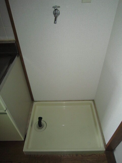 物件内観写真9　(洗濯機置場)