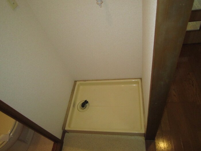 物件内観写真13　(洗濯機置場)