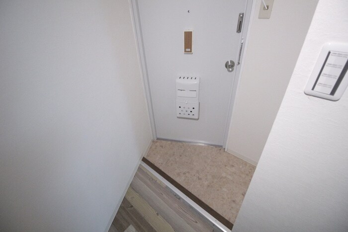 物件内観写真14　(玄関)