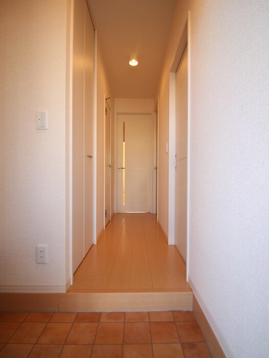 物件内観写真17　(玄関)