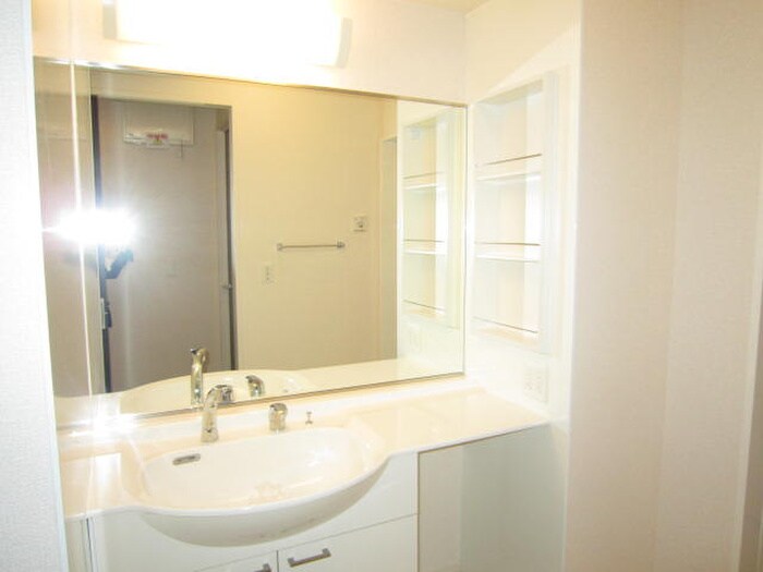 物件内観写真12　(洗面)