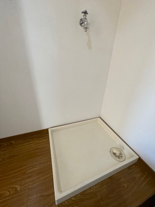 物件内観写真17　(洗濯機置場)