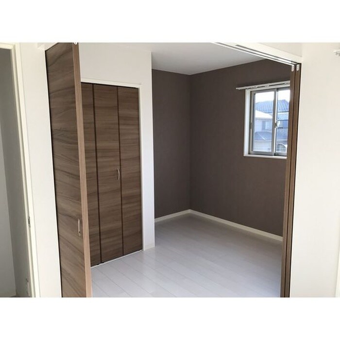 物件内観写真8　(居室)