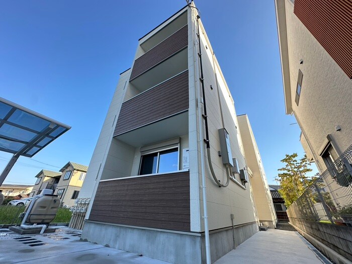 物件外観写真2　(外観写真)