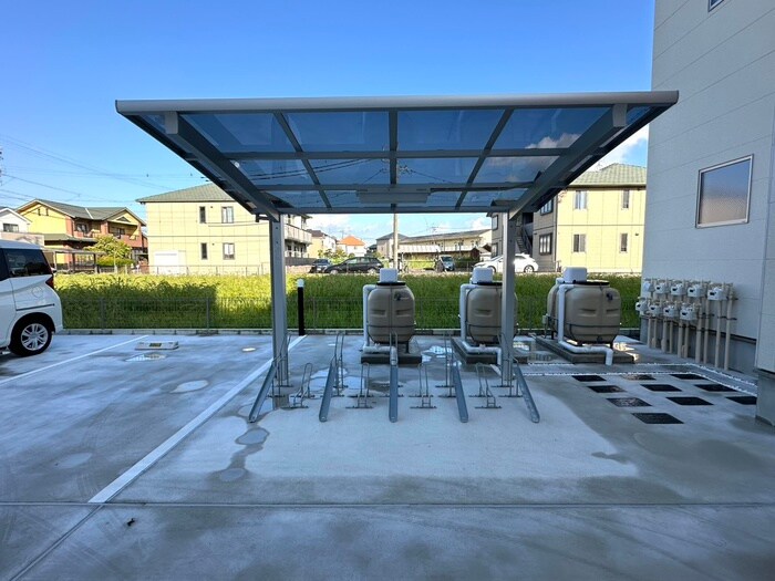 物件外観写真4　(駐輪場)