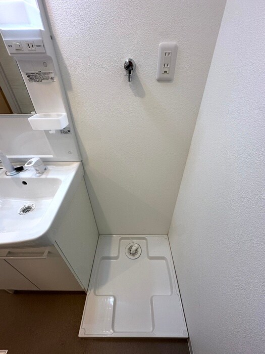 物件内観写真14　(洗濯機置場)