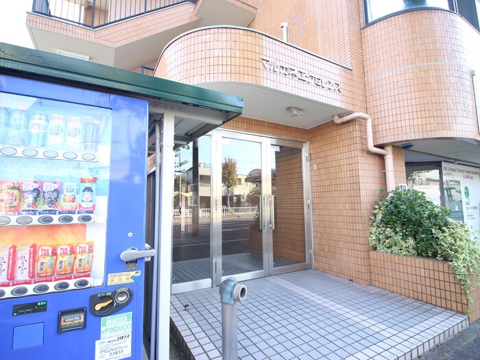 物件外観写真6　(エントランス部分)