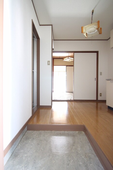 物件内観写真7　(玄関)