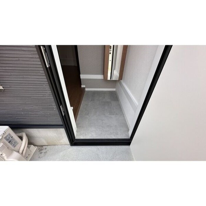 物件内観写真2　(玄関)