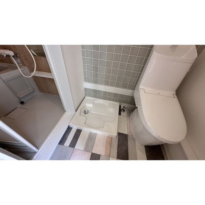 物件内観写真5　(洗濯機置場)