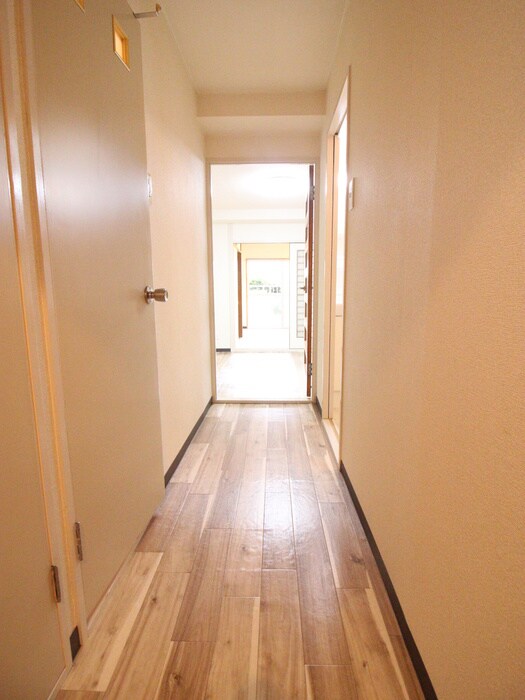物件内観写真22　(廊下)
