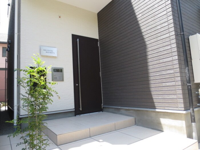 物件外観写真3　(外観写真)