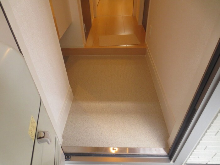 物件内観写真14　(玄関)
