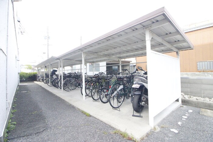 物件外観写真5　(駐輪場)