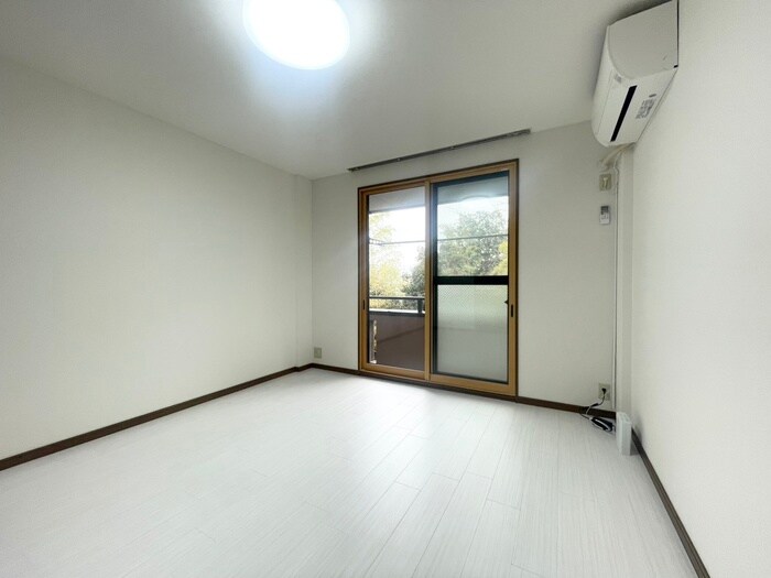 物件内観写真10　(居室)