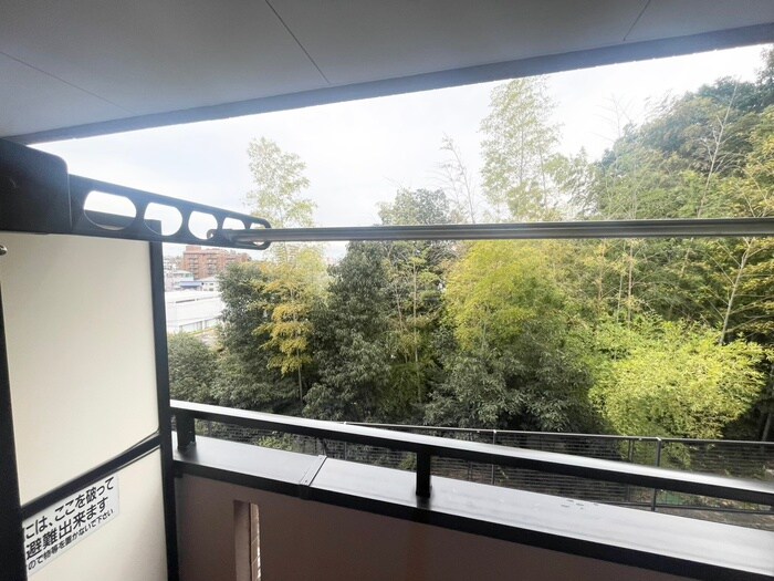 物件内観写真18　(室内からの展望)