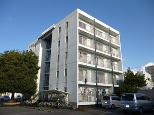 スカイビルB館外観写真
