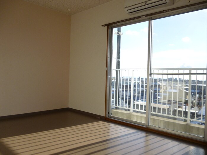 物件内観写真4　(居室)