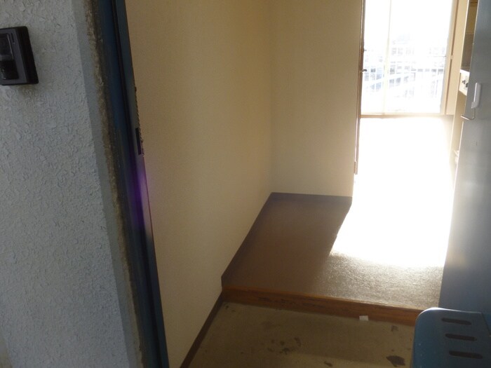物件内観写真11　(玄関)