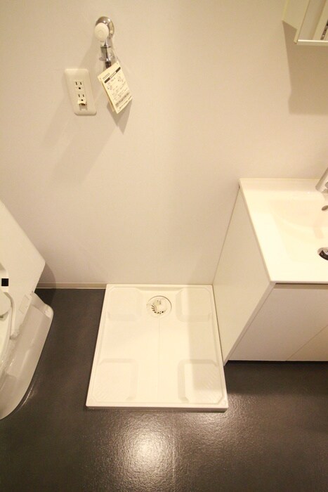 物件内観写真18　(洗濯機置場)