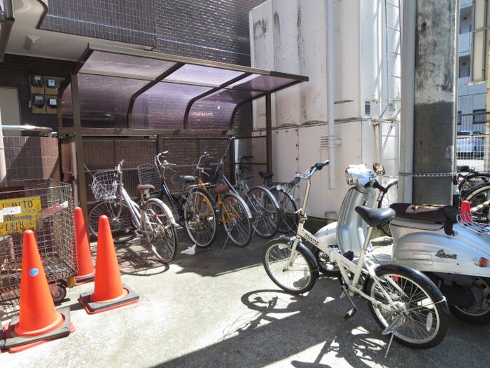 物件外観写真3　(駐輪場)