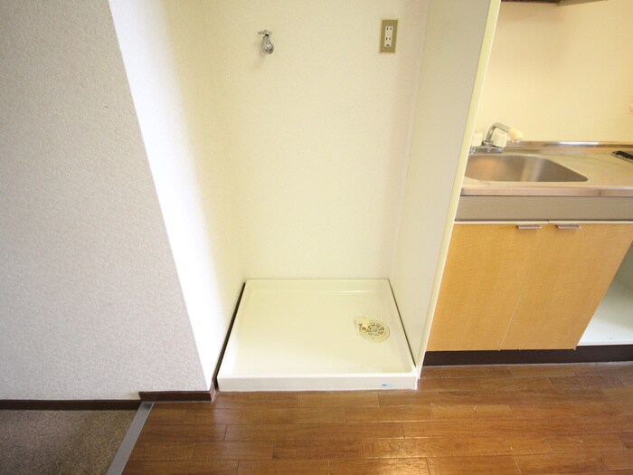 物件内観写真14　(洗濯機置場)