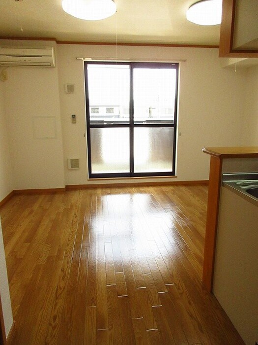 物件内観写真3　(居室)