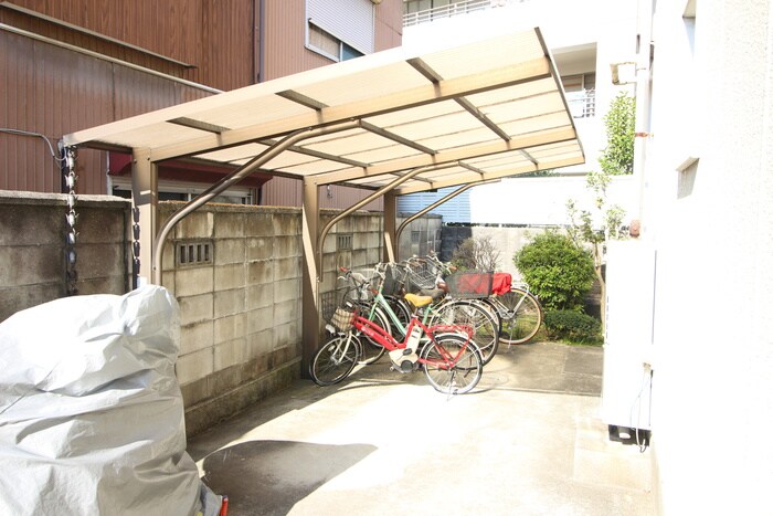 物件外観写真4　(駐輪場)