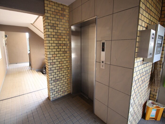 物件外観写真6　(建物設備)