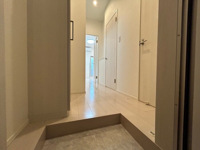 物件内観写真22　(玄関)