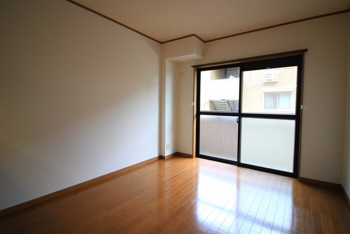 物件内観写真4　(居室)