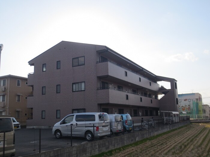 物件外観写真3　(外観写真)