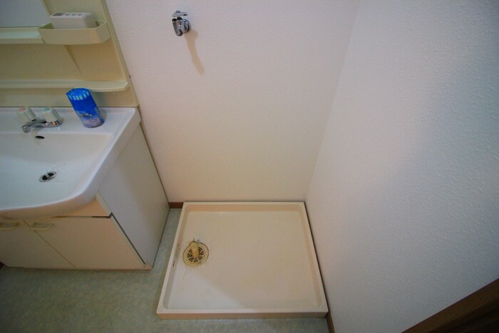 物件内観写真7　(洗濯機置場)