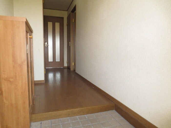 物件内観写真12　(玄関)