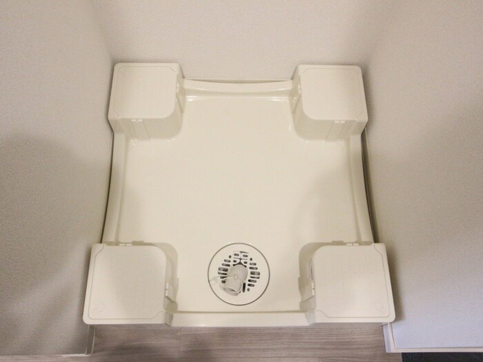 物件内観写真13　(洗濯機置場)