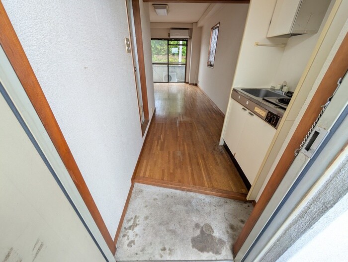 物件内観写真18　(玄関)