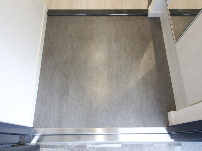 物件内観写真16　(玄関)