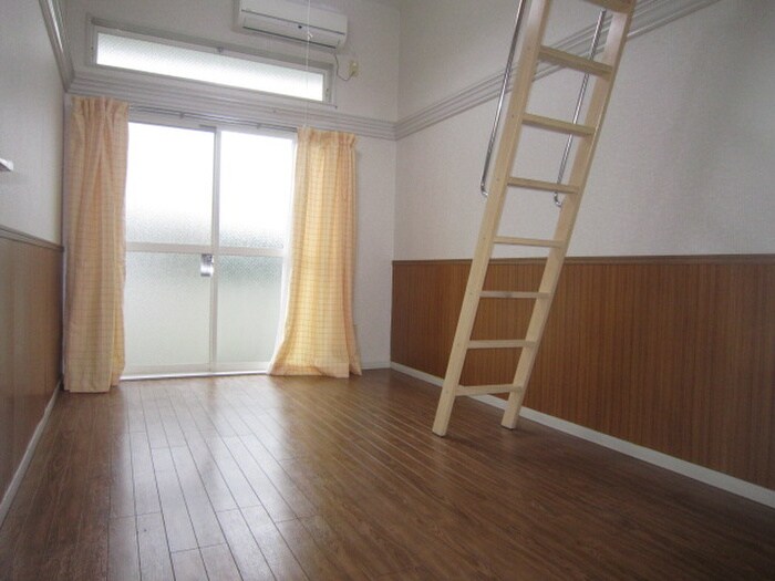 物件内観写真4　(居室)