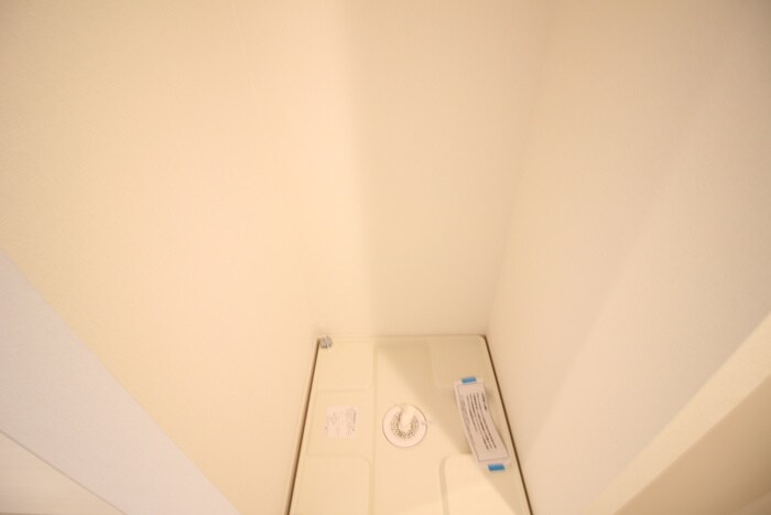 物件内観写真16　(洗濯機置場)