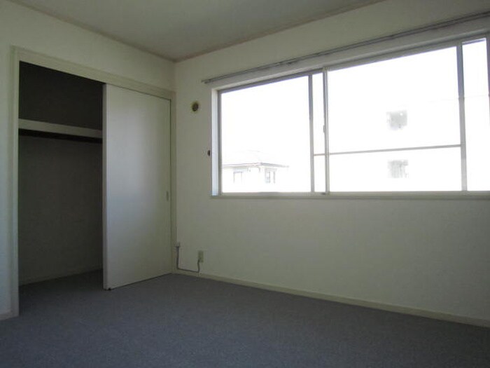 物件内観写真3　(居室)