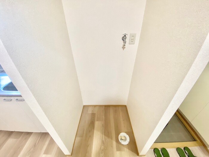 物件内観写真13　(洗濯機置場)